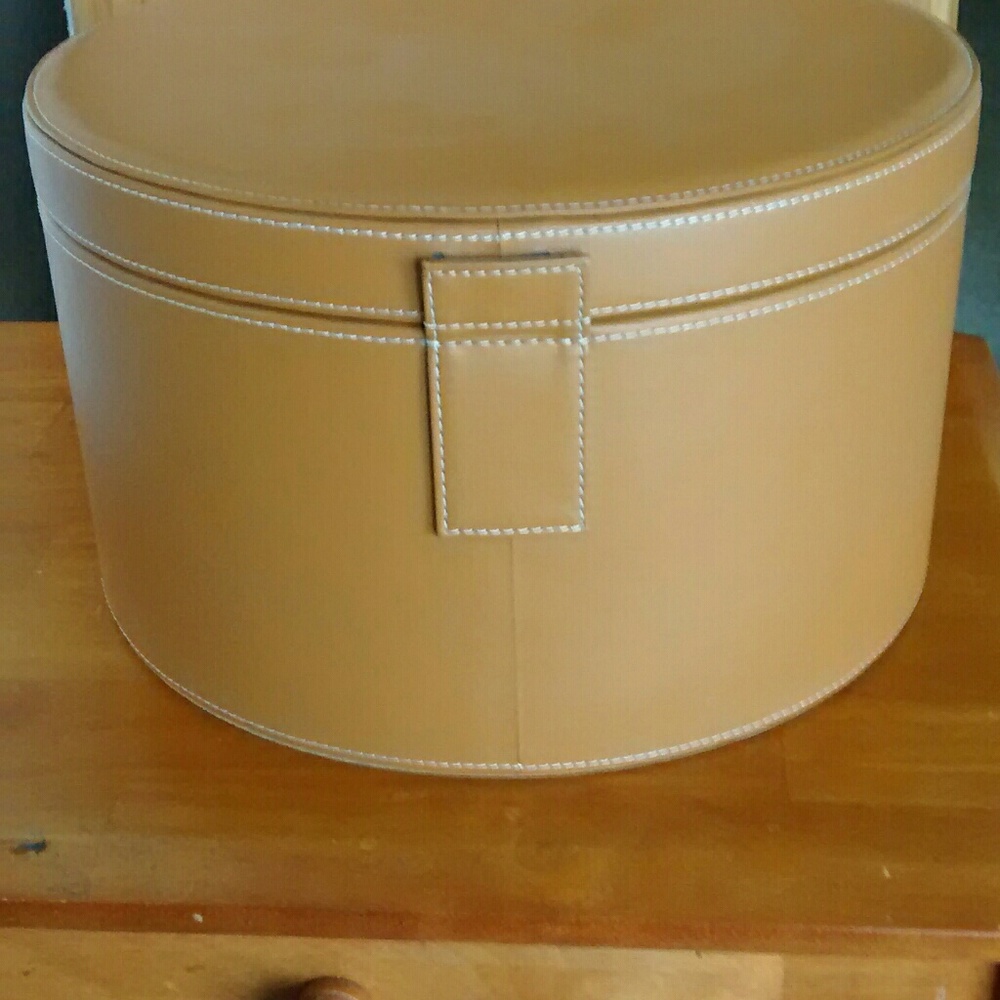 Tan Leather Hatbox - Picture 2 of 5